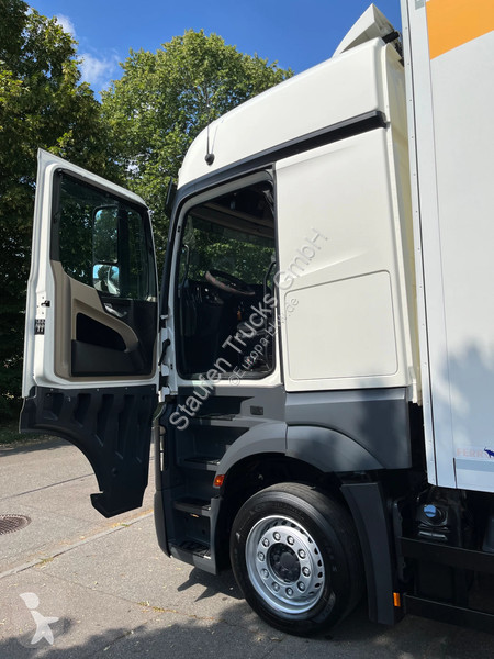 شاحنة Mercedes 1842 4-ACHS ZUG SCHMITZ KOFFER...