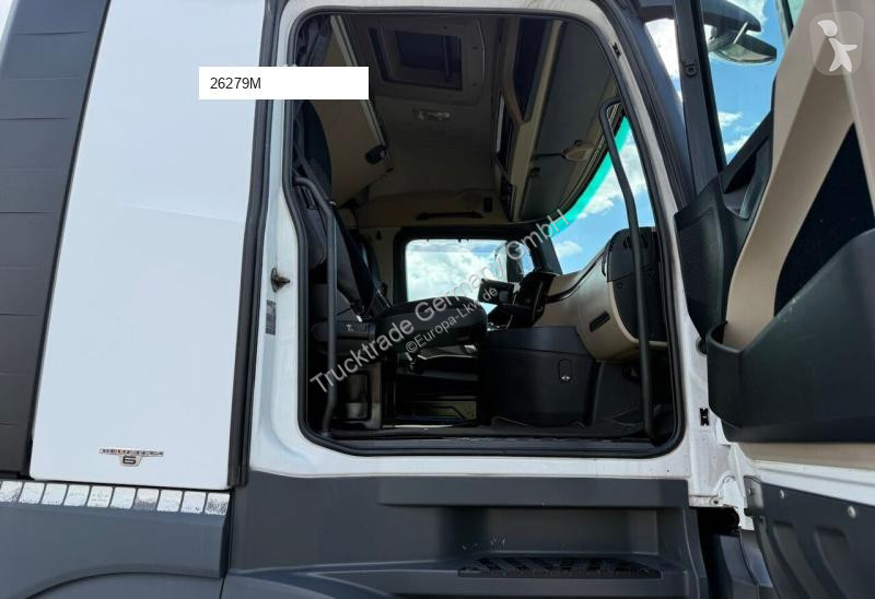 شاحنة Mercedes 1842
