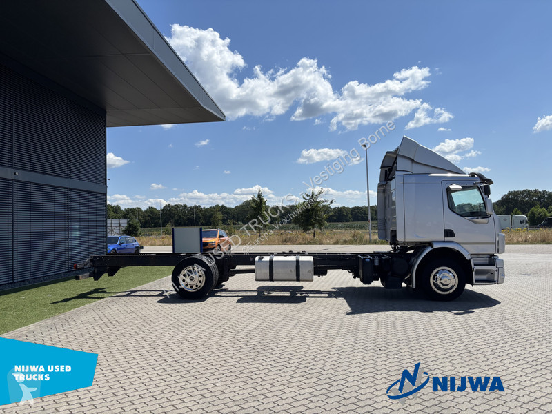 شاحنة Volvo 320 4x2 Bladvering + Trekhaak