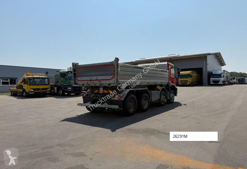 شاحنة Mercedes 3243
