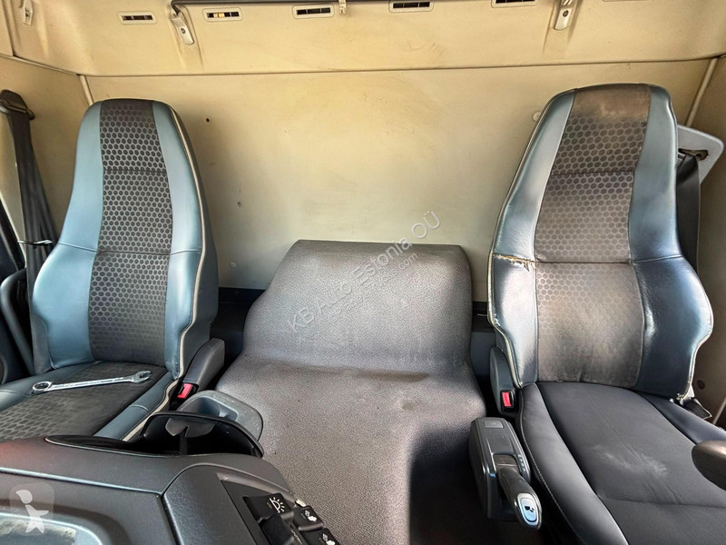شاحنة Volvo 8x4*4 BERGER L110 / HYVALIFT L=5700 mm
