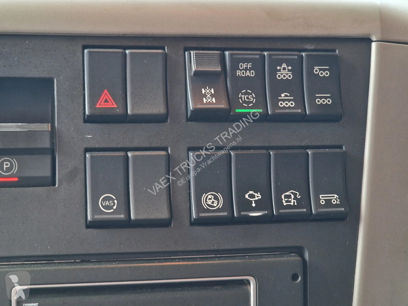Camion Volvo 13500 Globetrotter 8x4*4 - Cable...