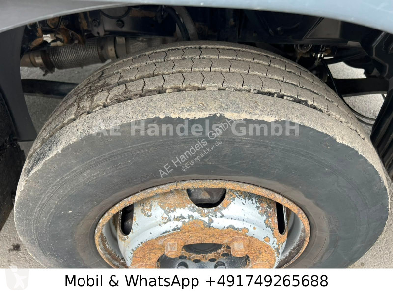 Vrachtwagen MAN 12.220 C BL...