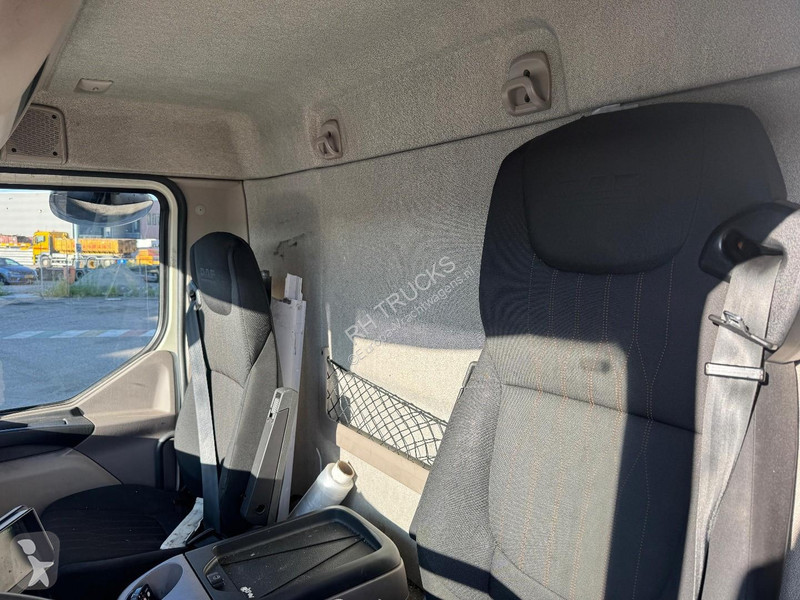 Camion DAF 290 4X2 EURO 6 - REAR DOORS DAMAGED