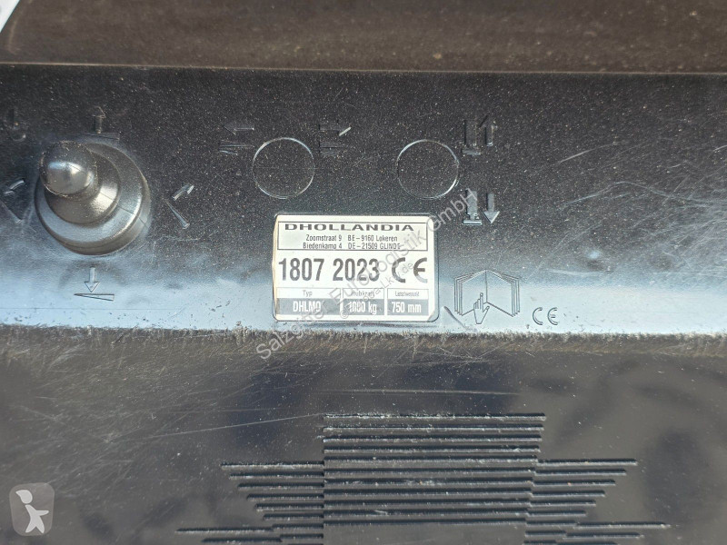 Vrachtwagen Mercedes 818 | 3 Sitzen | Ladebordwand