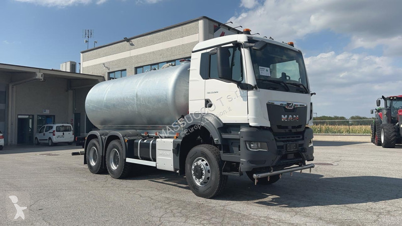 Camión MAN TGS 33.520 6X6