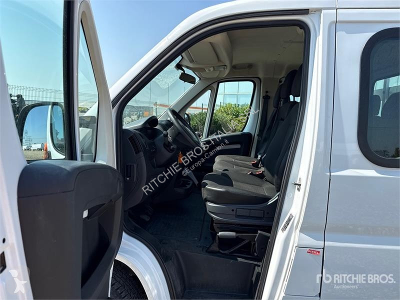 Camión Opel 2.2 103 KW DOKA Crew Cab Flatbed Truck