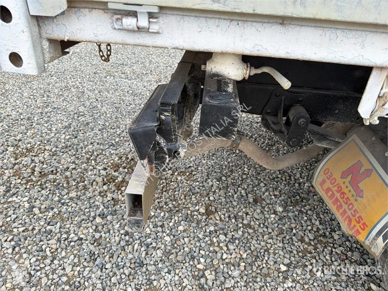 Kamion Isuzu S/A Dump Truck