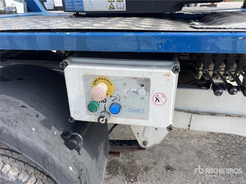 Kamion Comet New Esk 14 14 m on Piaggio Porter...