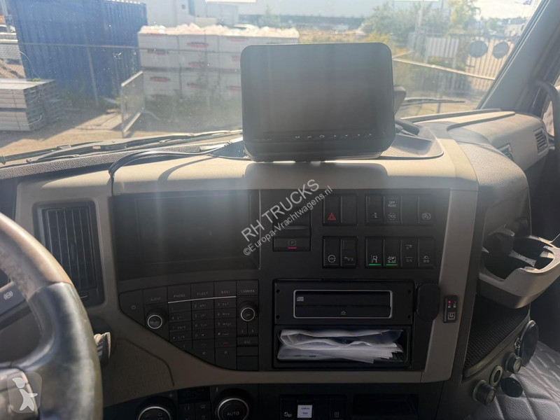 Volvo 500 6X2 EURO 6 + ZEPRO LIFT truck