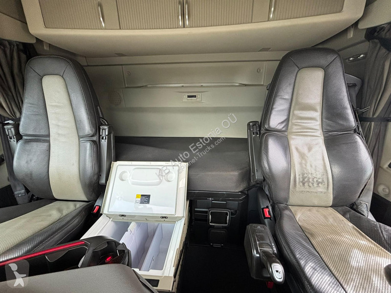 Volvo 540 6x4 RETARDER / BOX L=4449 mm truck