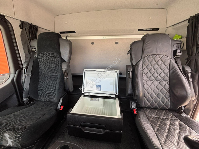 Mercedes 3258 8x4 RETARDER / BOX L=5542 mm truck