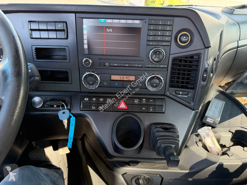 Kamion Mercedes 3251K 8x4 AMTEC Thermokipper...