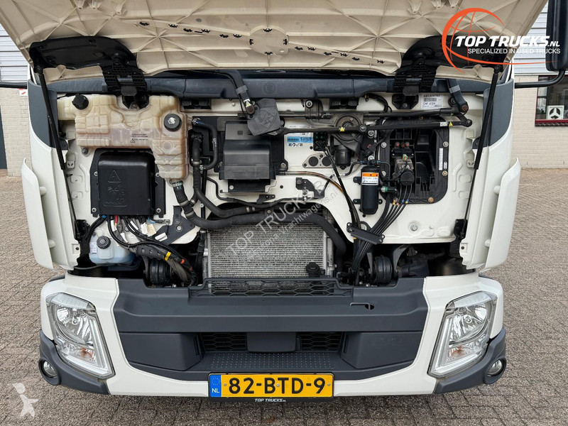 Teherautó Volvo 12210 Refrigerated/Freezer -...