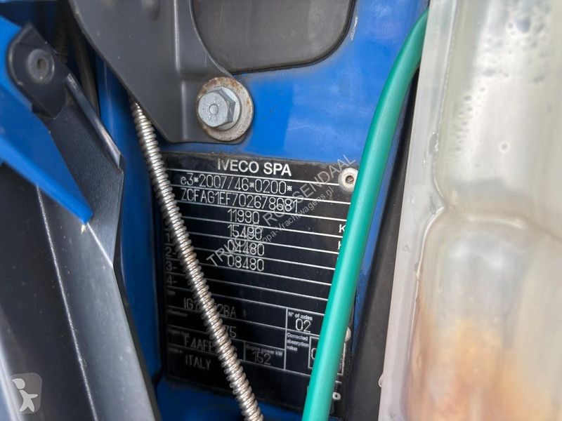 Camión Iveco 120E21 + 4x in stock + euro 6 + lift