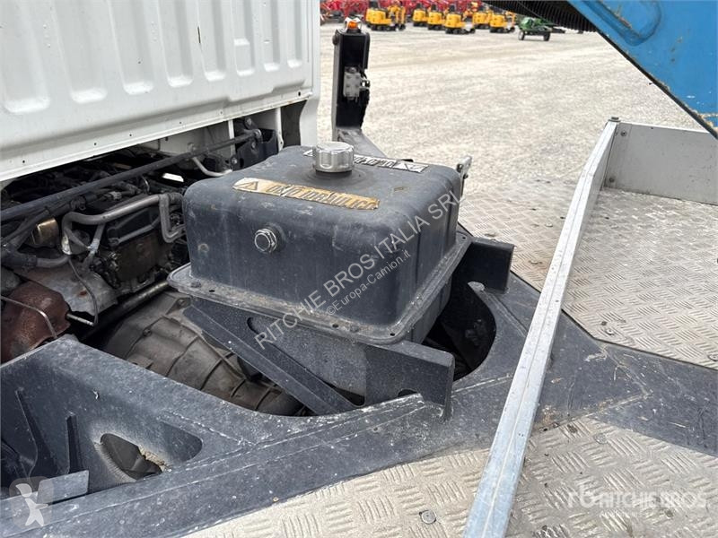 Camion  PNT205 NHD 18.1 m on Nissan Cabstar...