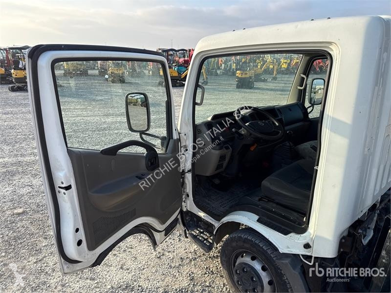 Lastbil Nissan PNT205 NHD 18.1 m on Nissan...
