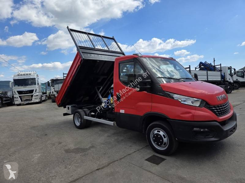 Véhicule utilitaire Iveco 35C12