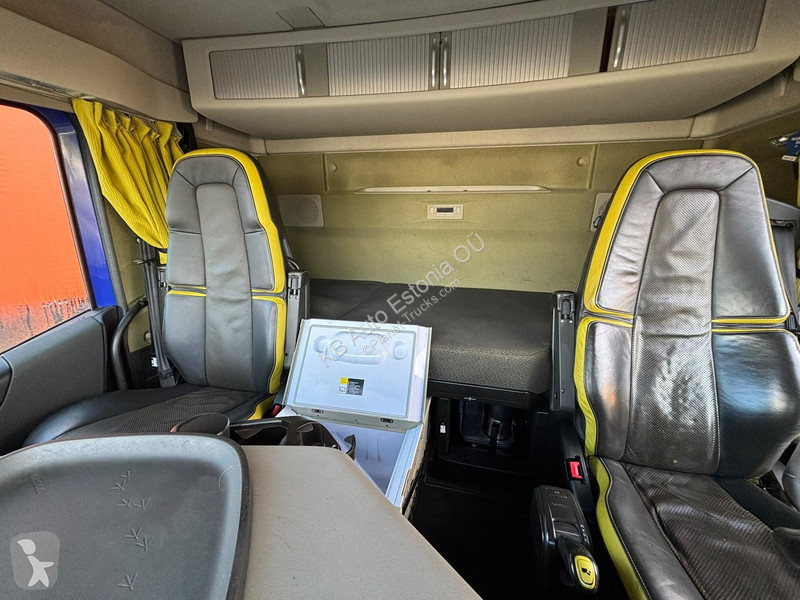 Volvo 750 8x4*4 RETARDER / BOX L=5743 mm truck