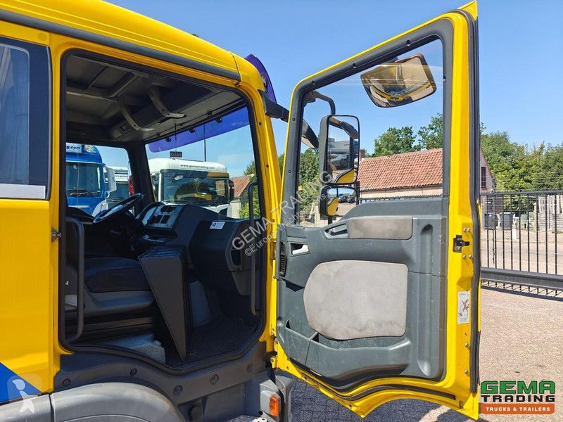 Camião MAN 12.240 4x2 Double Cab (6 pers) Euro...