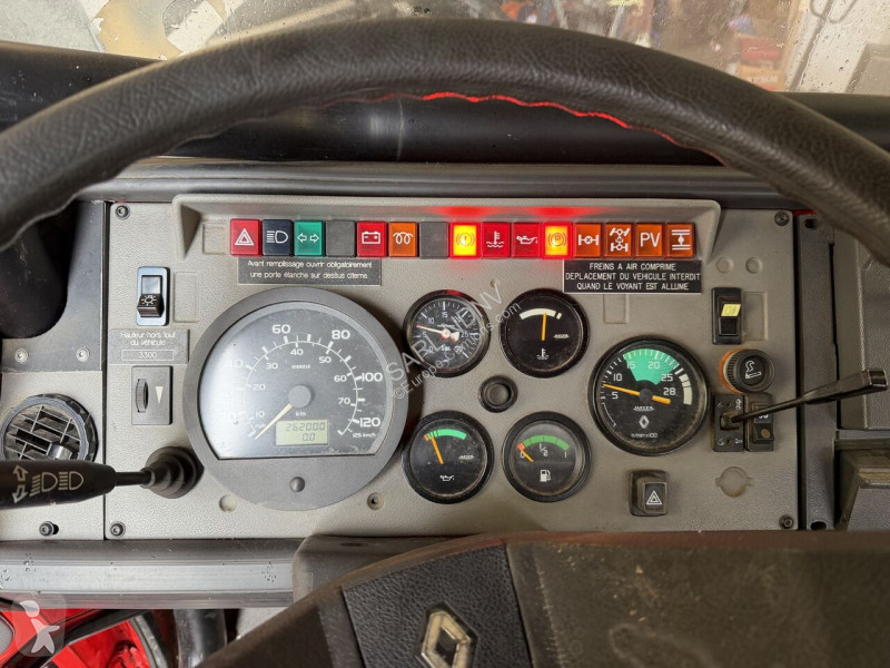 Camion Renault M 210