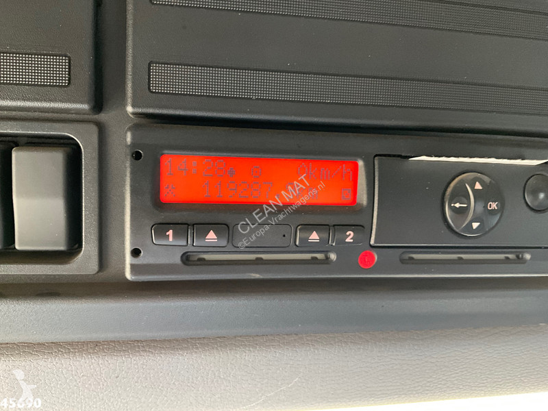 DAF LF 220 HMF 10 Tonmeter laadkraan Just...