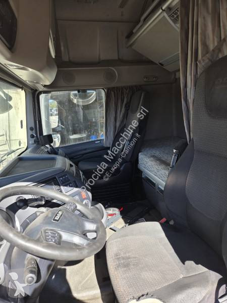 Camion DAF 440