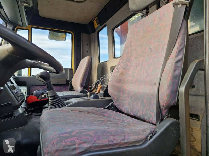 Iveco 260E31 truck