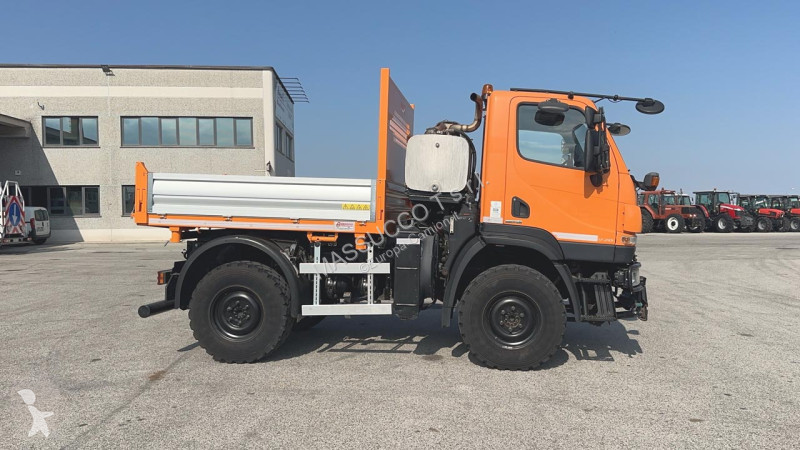 Mercedes UNIMOG U20 4X4 truck