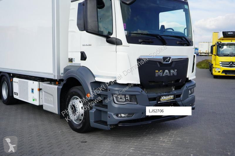 Kamion MAN TGS / / ACC / EURO 6 / CHŁODNIA +...