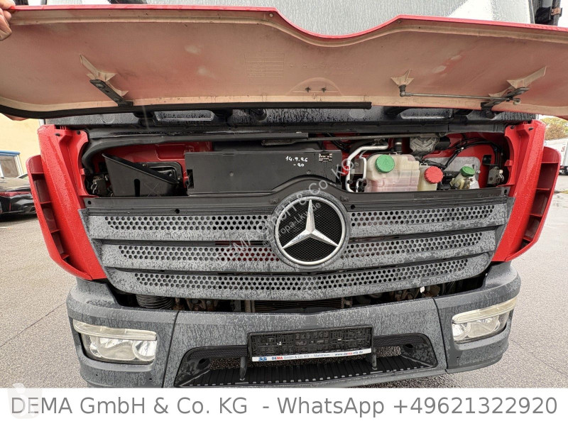 Teherautó Mercedes...