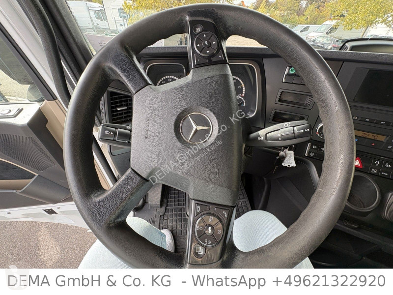 Kamion Mercedes...