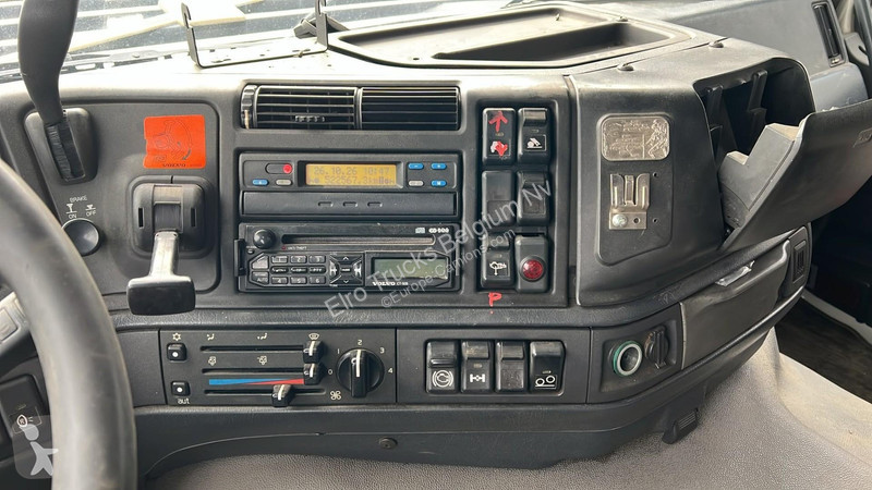 Kamion Volvo - 420 (MANUAL GEARBOX / BOITE...