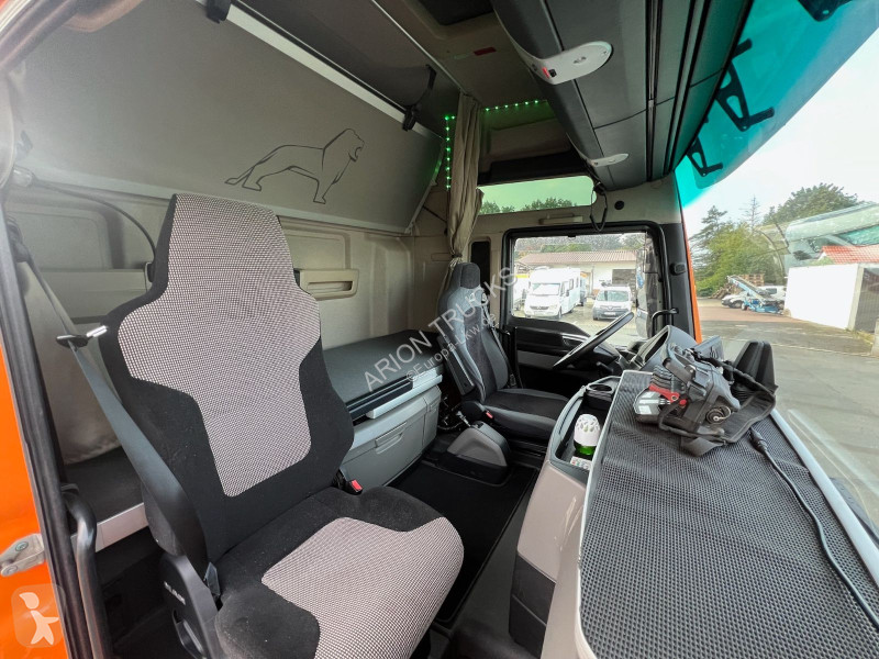 شاحنة MAN 26.540 6x4/D38/HIAB XS...