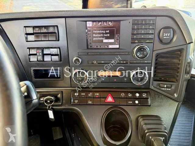 Kamion Mercedes 3243/8x2/HIAB XR24/Lenk +...