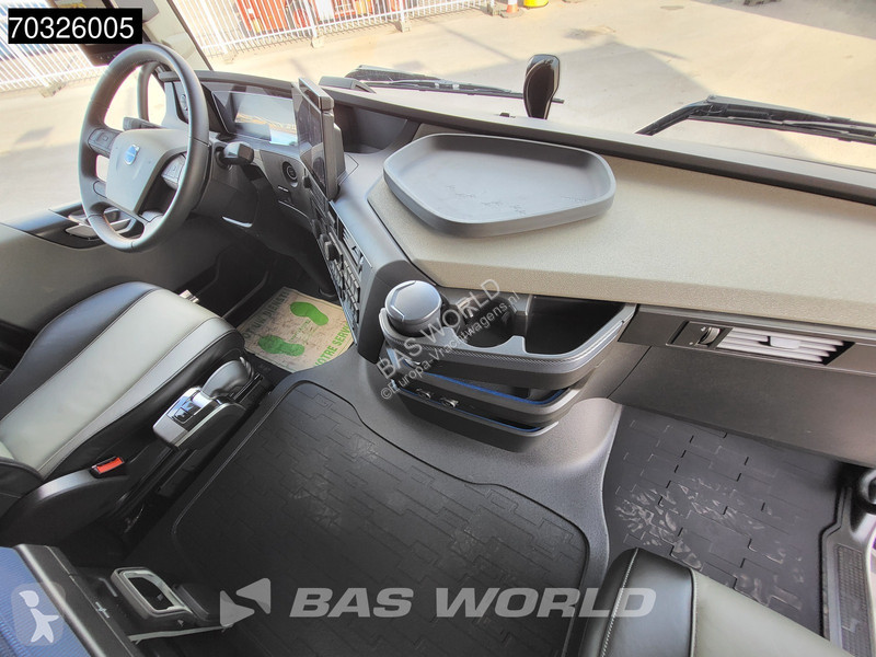 Vrachtwagen Volvo Aero 540 8X4 NEW! HYVA 30-62...