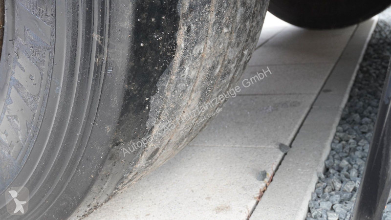 Kamion Iveco 500E6 Pritsche + Plane Zug...