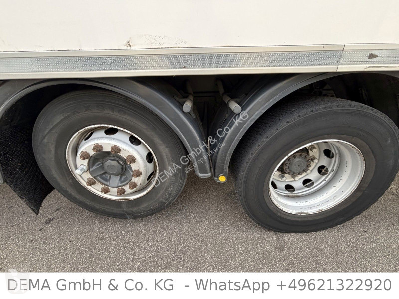 Vrachtwagen Renault D-WIDE...