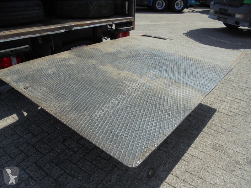 Vrachtwagen Volvo 8.180 + Manual + Dhollandia Lift