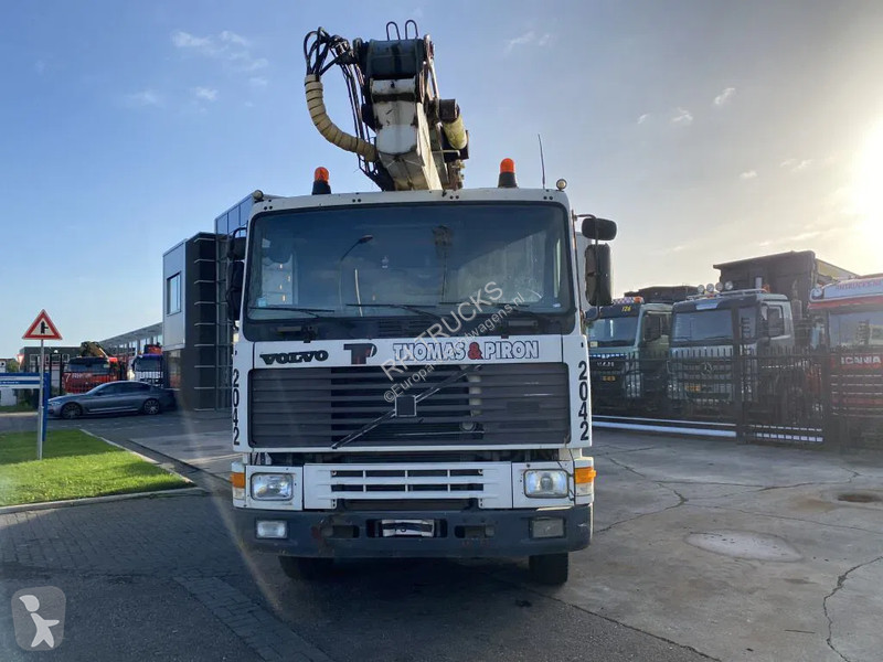 Kamion Volvo F 12 8X4 + CORMACH 0 CRANE - 8.642...