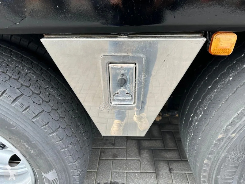 Kamion MAN 33.560 8X4 TRIDEM + HMF 4020-K8...