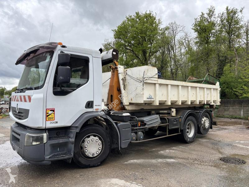 Kamion Renault 6x2 essieu relevable 320 benne...