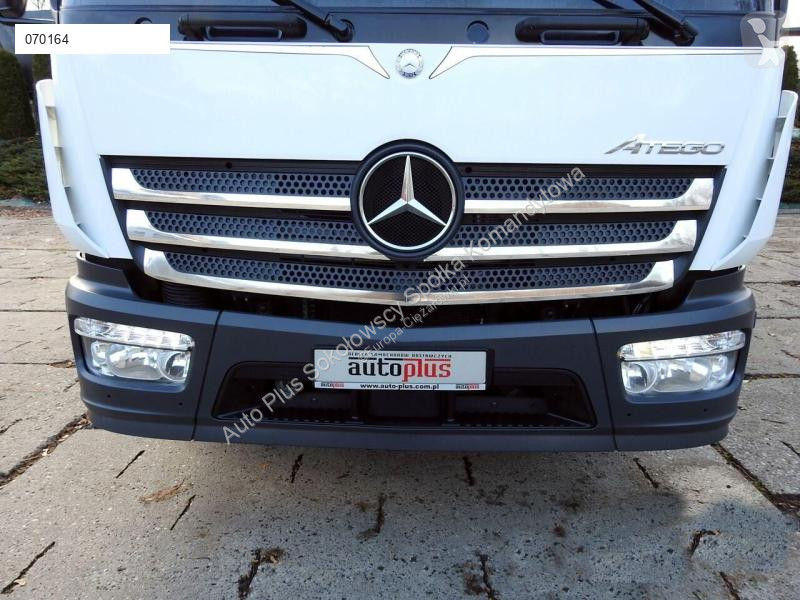 Camión Mercedes ATEGO 12.24 KONTENER CHŁODNIA...