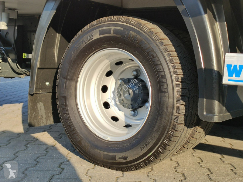 Camion Iveco 70C17 Mroźnia Ściana Grodziowa...
