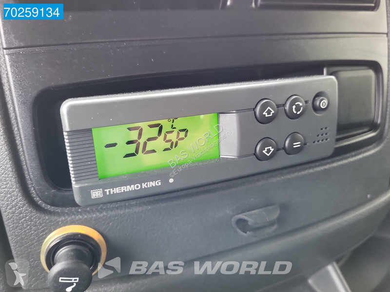 Vrachtwagen Mercedes 816 4X2 8tonner Thermo...