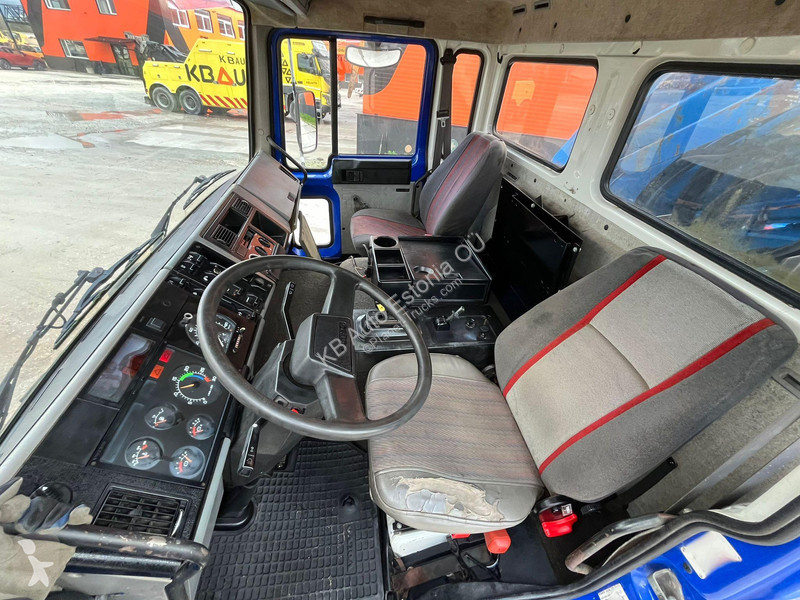 Kamion Volvo FL 608 4x2 PK 8200 / BOX L=4249 mm