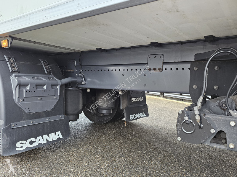 Vrachtwagen Scania P250 4x2 / FRIGO / KUH / BW