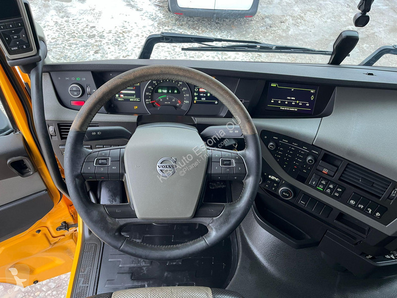 Kamion Volvo 500 8x4*4 Hiab 96ST 97