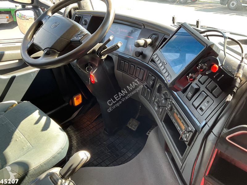 Kamion Volvo 500 8x4 Effer 65 Tonmeter...