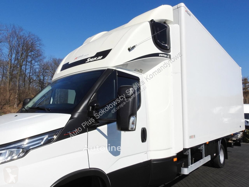 Camion Iveco DAILY 70C18 KONTENER WINDA 14...